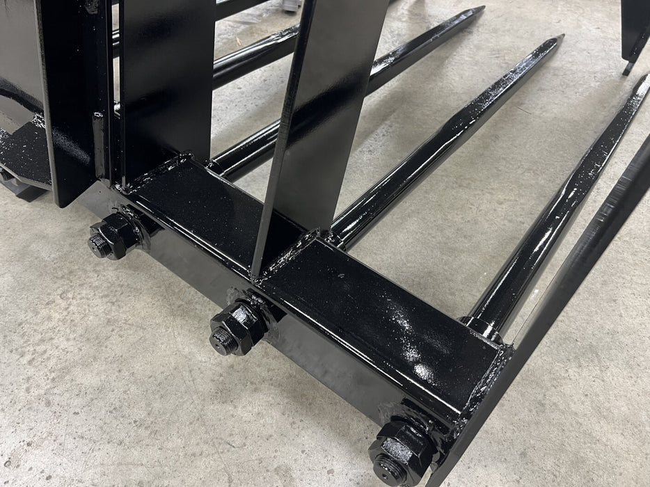 Stinger Attachments Skid Steer Manure Spear Grapple Bucket (MSG)