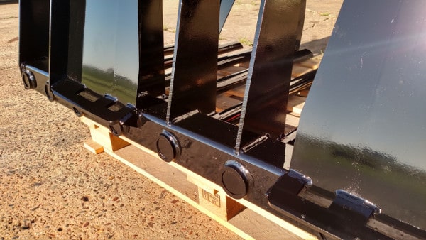 Stinger Attachments Skid Steer Manure Tine Grapple Bucket (MTG)