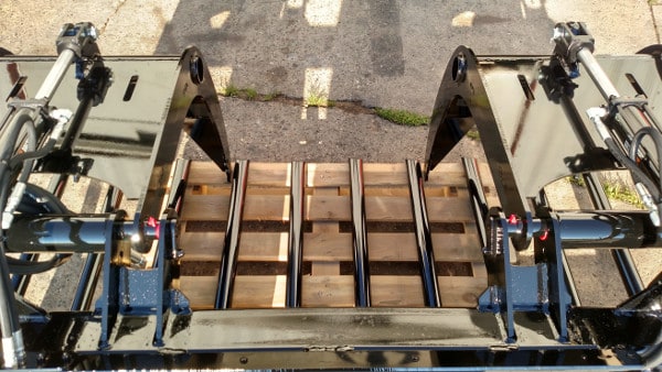 Stinger Attachments Skid Steer Manure Tine Grapple Bucket (MTG)